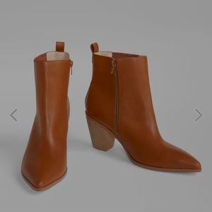 NWT IN BOX FASHION TO FIGURE FAUX LEATHER COGNAC BOOTIES SIZE 10